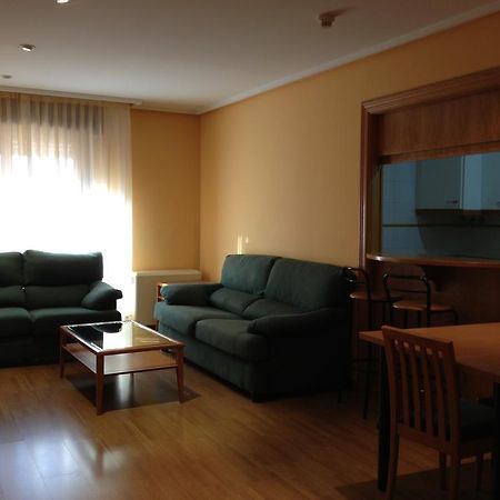 Apartamentos Turisticos Puerta de León Exterior foto