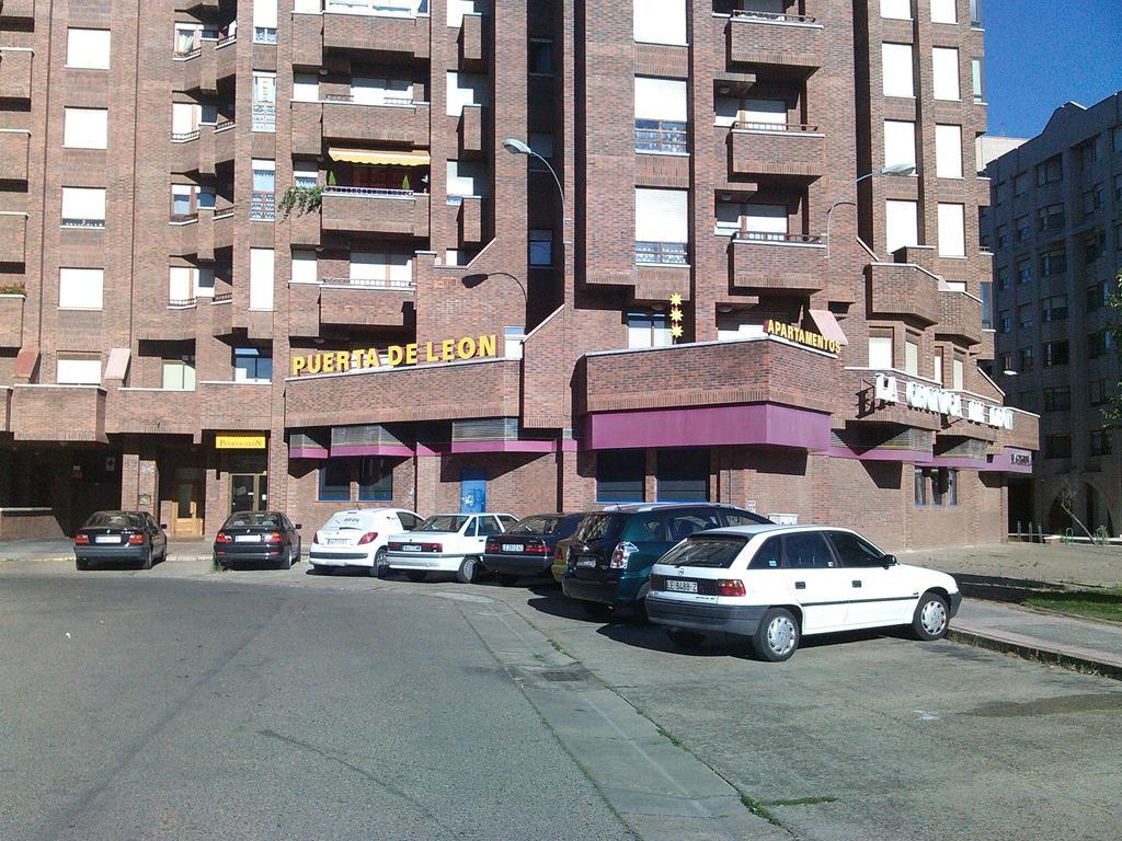 Apartamentos Turisticos Puerta de León Habitación foto