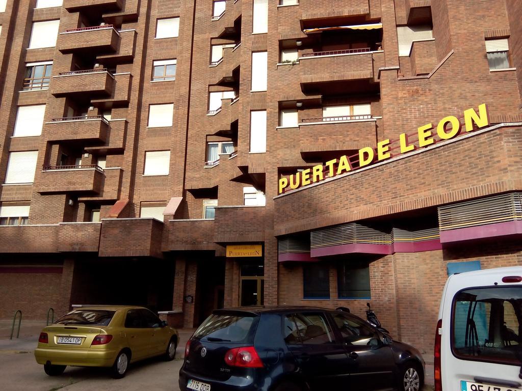 Apartamentos Turisticos Puerta de León Habitación foto