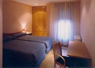 Apartamentos Turisticos Puerta de León Exterior foto